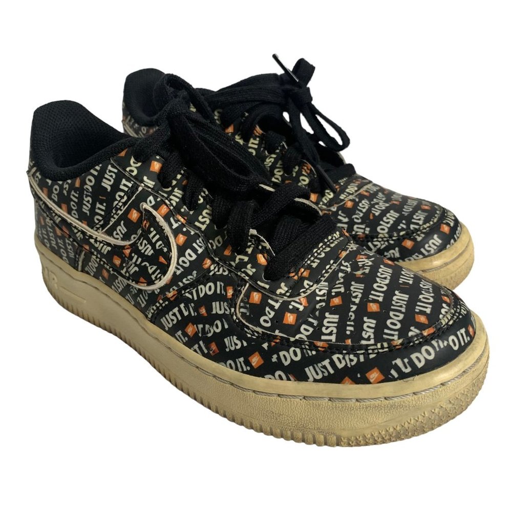 Nike Air Force 1 Low Top Shoes JUST DO IT Swoosh Black Size 5Y AO3977-001